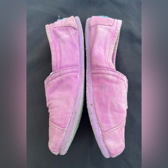 Toms Women's Mauve Canvas Loafers - Picture 2 of 5